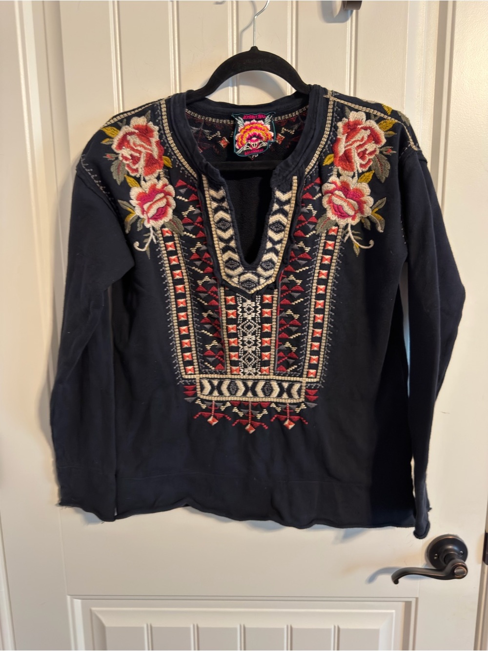 Johnny Was Women's Long Sleeve Black V-Neck Sweatshirt w/Heavy Embroidery. Lge